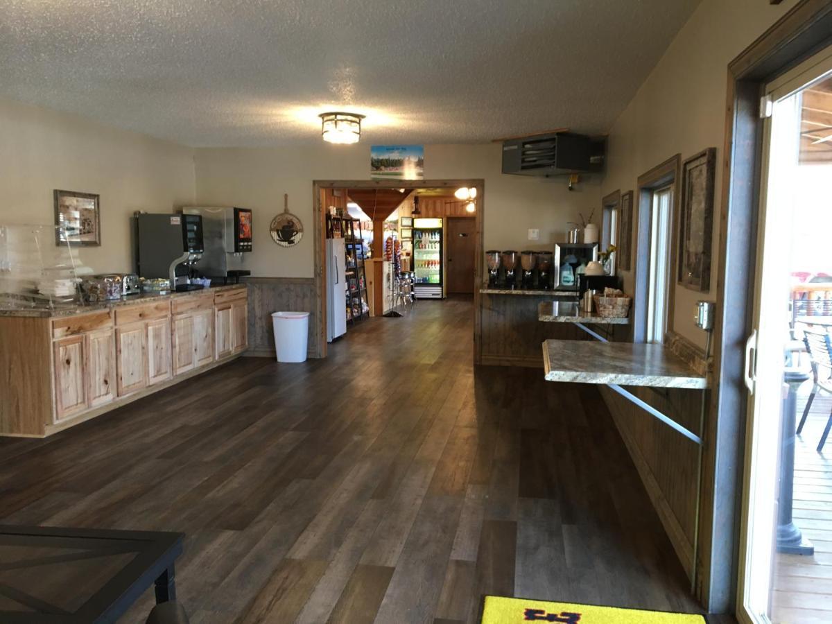 Rockerville Lodge & Cabins Keystone Luaran gambar